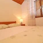 아파트 Peselj-one Bedroom With Balcony And Sea View 2 *