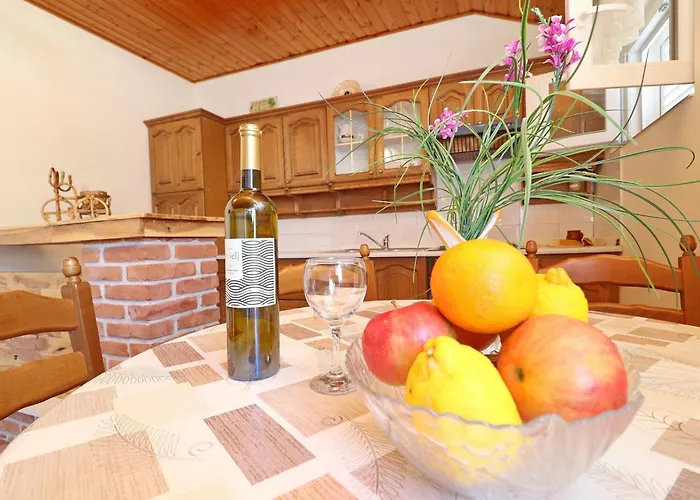 Peselj-one Bedroom With Balcony And Sea View 2 דירה *