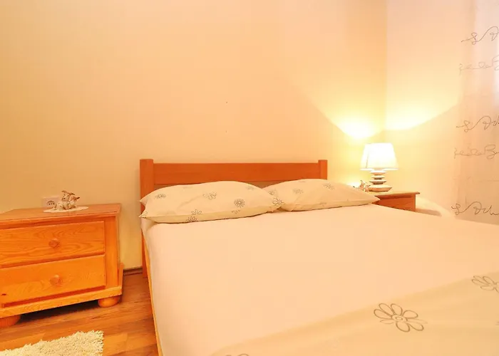 Peselj-one Bedroom With Balcony And Sea View 2 *